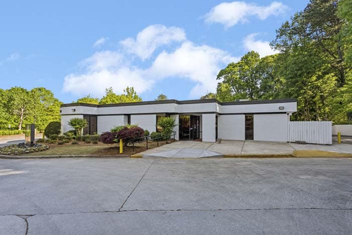 3865 Medical Park Dr_006